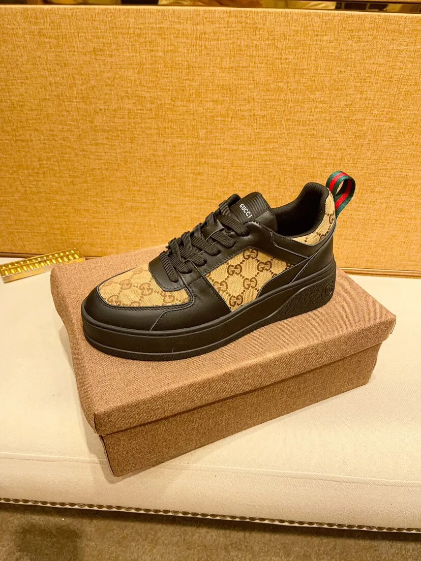 Factory price 440 [Gucci] Gucci's latest casual Korean-style men's shoes, new autumn and winter design, perfect workmanship, cabinet quality, upper: cowhide material, leather lining; soft and comfortable, rubber outsole ultra-light, wear-resistant, simple, versatile fashion men's shoes, color optional, size 38--44
